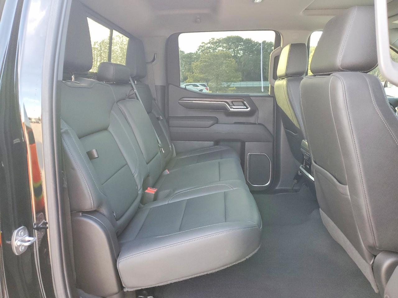 2023 GMC Sierra K1500 SLT