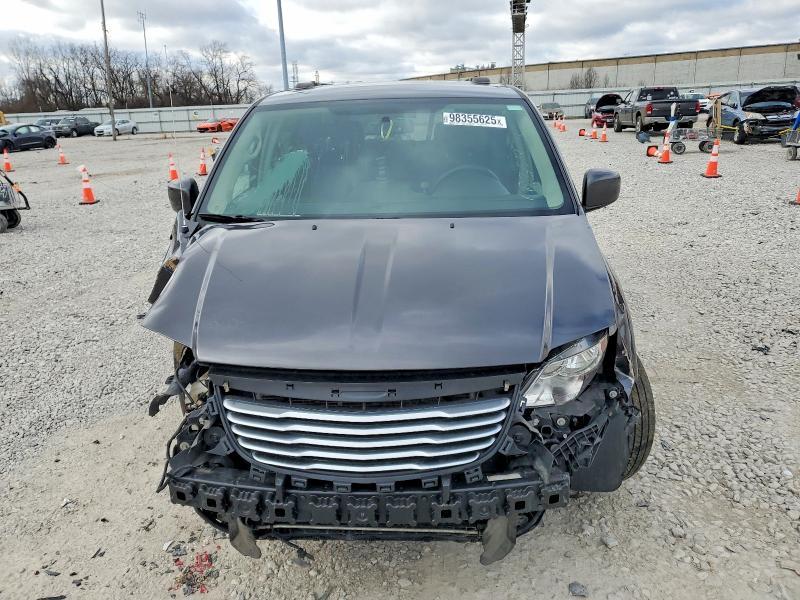 2015 Chrysler Town & Country lx