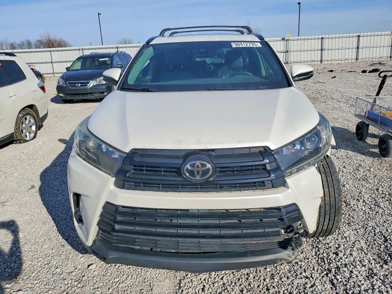 2019 Toyota Highlander se