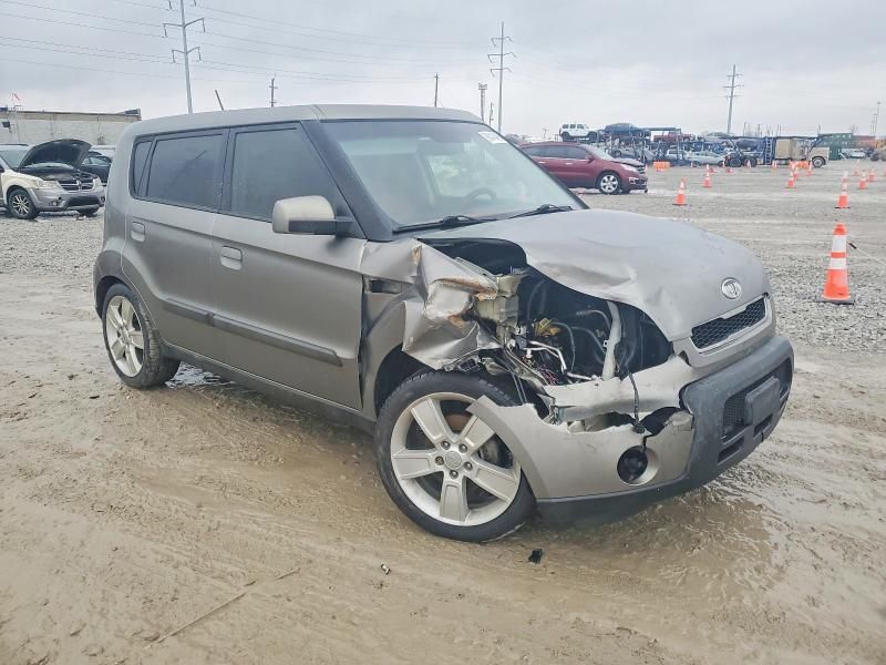 2010 KIA Soul +
