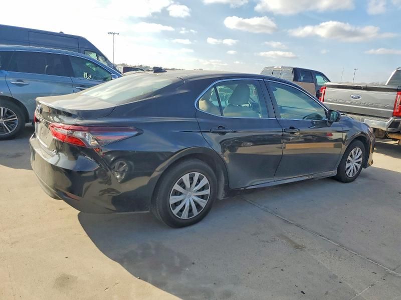 2022 Toyota Camry le