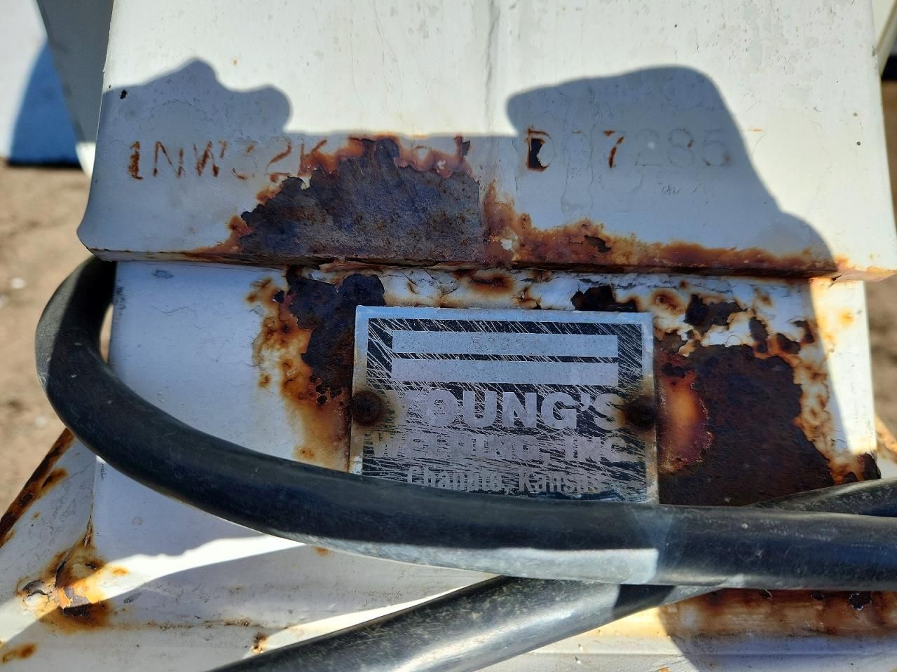 2001 Nuwa Hitchhiker