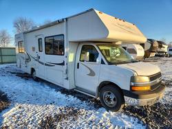 Salvage trucks for sale at Pekin, IL auction: 2004 Chevrolet 2004 Four Winds 5000 Recreational Vehicle
