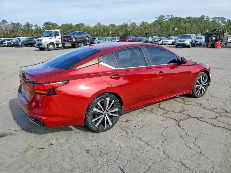 2020 Nissan Altima sr