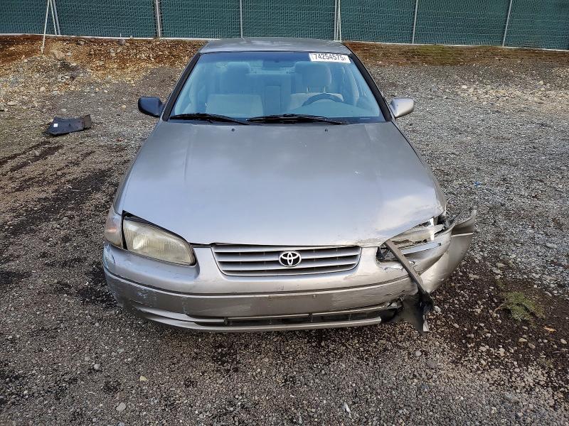 1997 Toyota Camry le