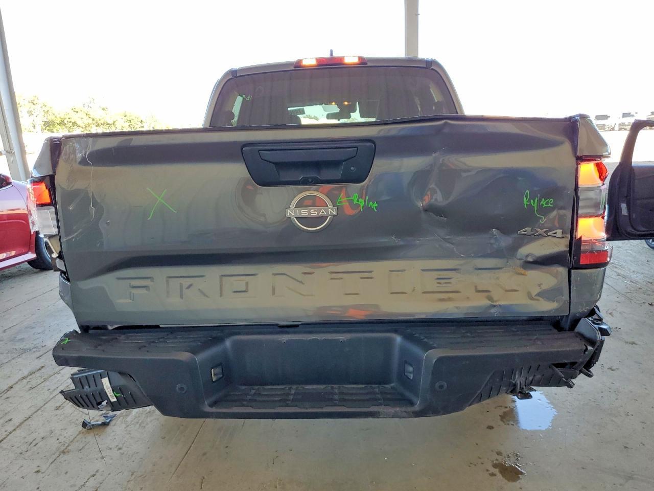 2023 Nissan Frontier S