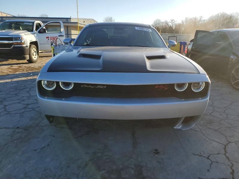 2020 Dodge Challenger r