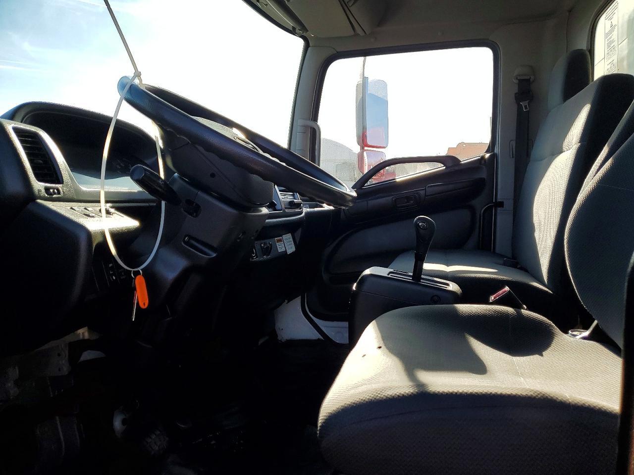 2019 Hino 268A BOX Truck