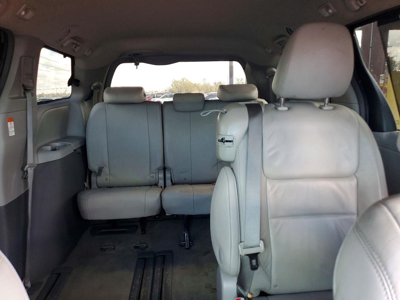 2015 Toyota Sienna xle