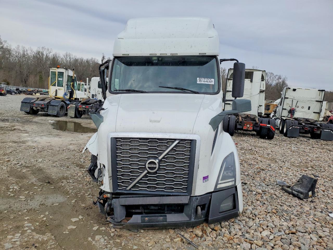 2019 Volvo VNL Semi Truck