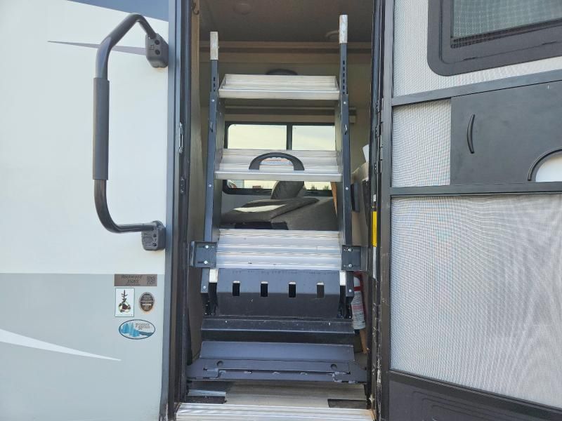 2023 Rckwd By F M-260 Ultr