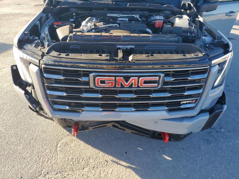 2025 GMC Sierra K2500 AT4