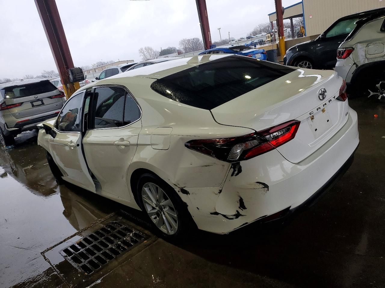 2021 Toyota Camry le