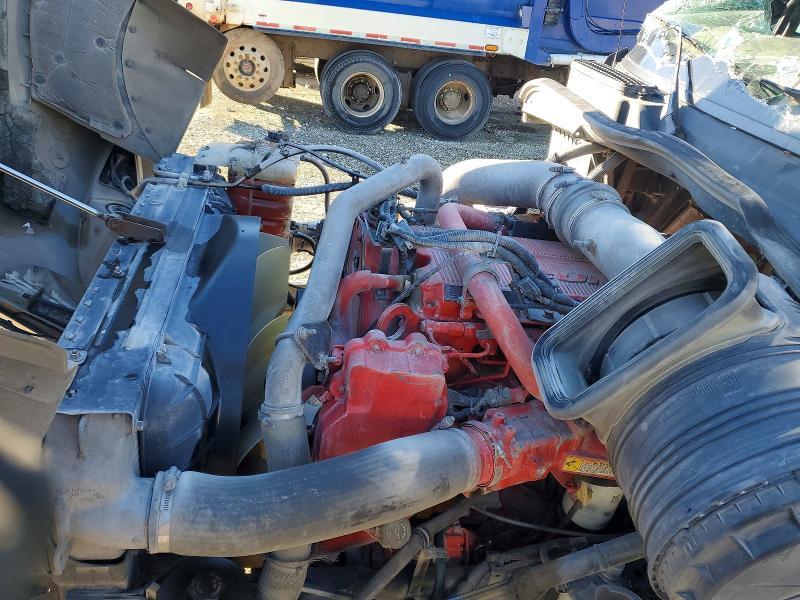 2014 International Prostar Semi Truck