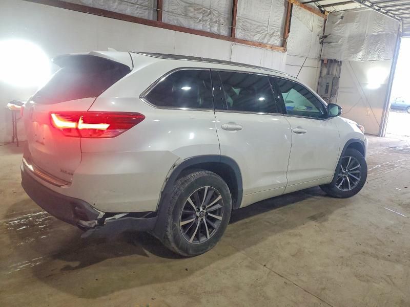 2018 Toyota Highlander se