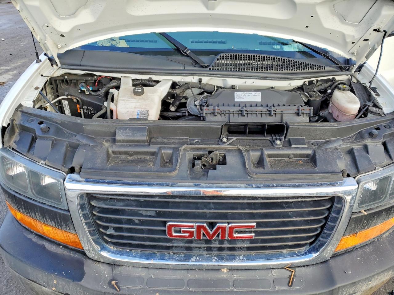 2022 GMC Savana G2500 Delivery Van