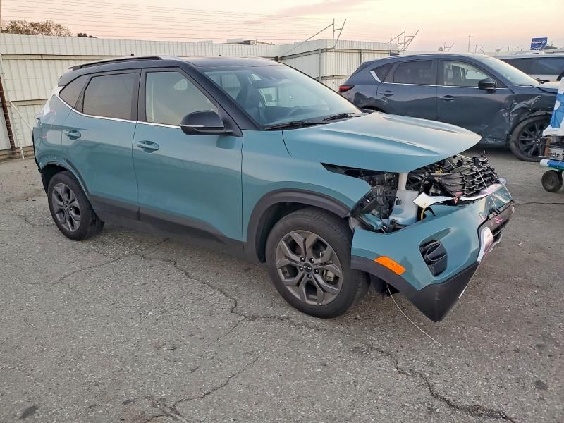2024 KIA Seltos s