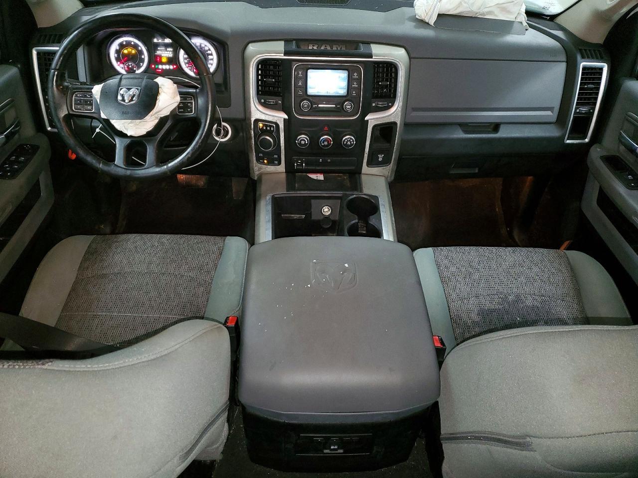 2015 Dodge RAM 1500 SLT