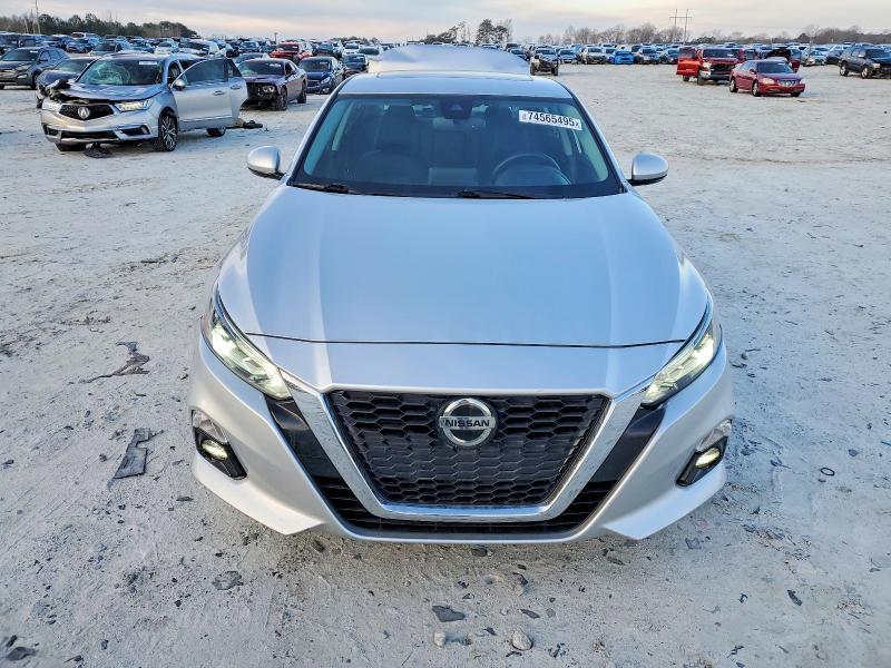 2019 Nissan Altima sv