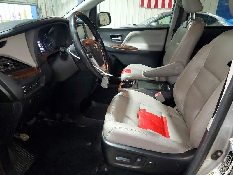 2018 Toyota Sienna xle