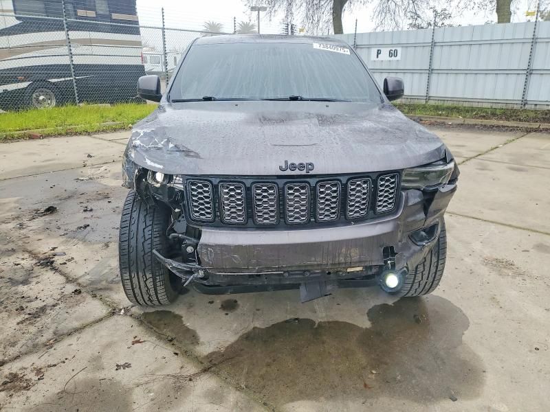 2020 Jeep Grand Cherokee Laredo