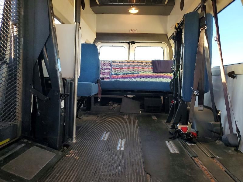 2003 Ford Econoline E350 Super Duty Van