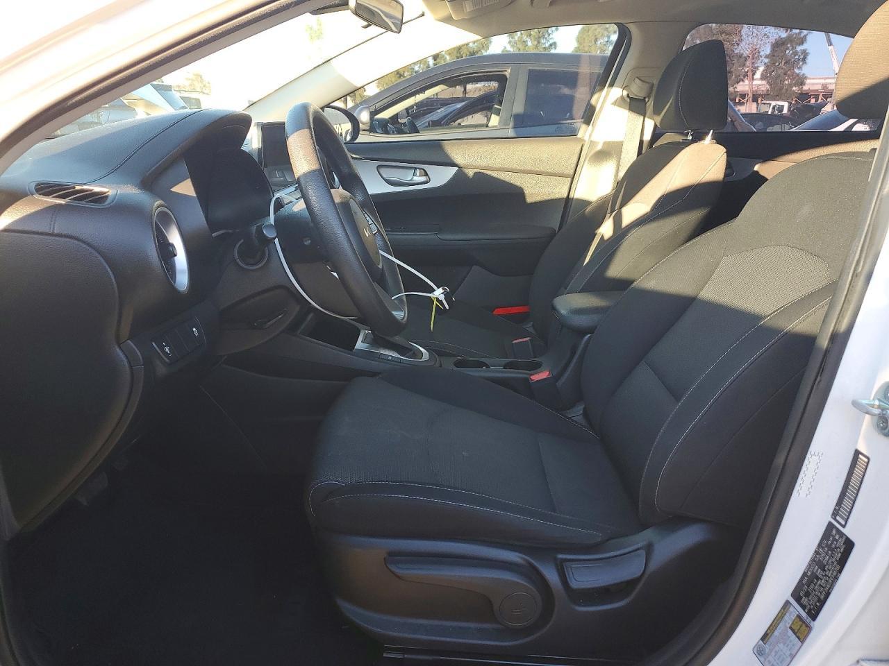 2023 KIA Forte lxs