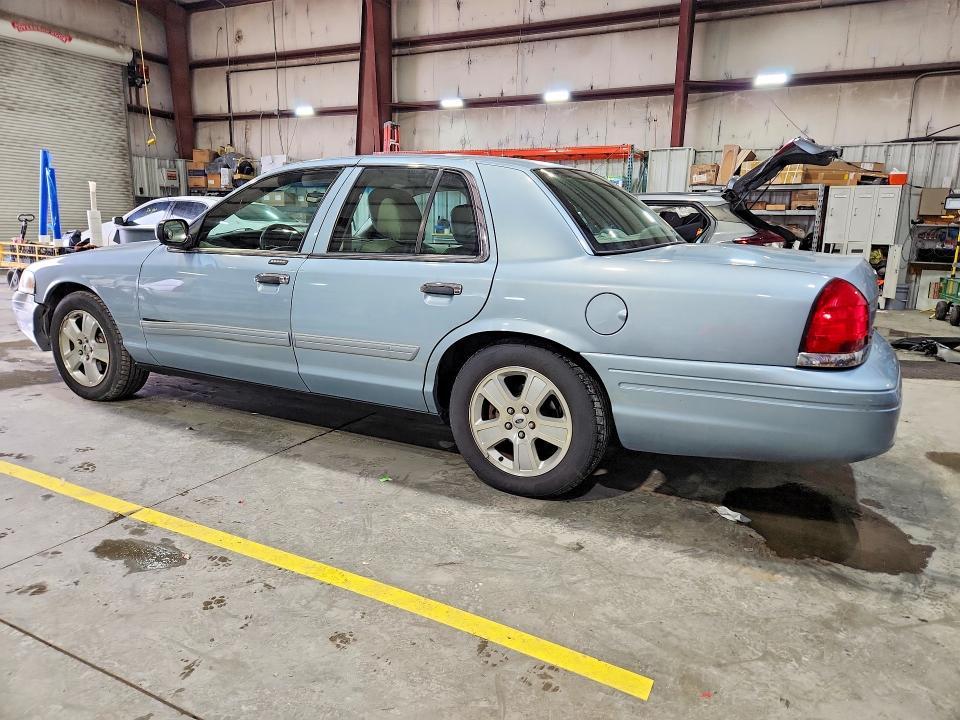 2011 Ford Crown Victoria lx