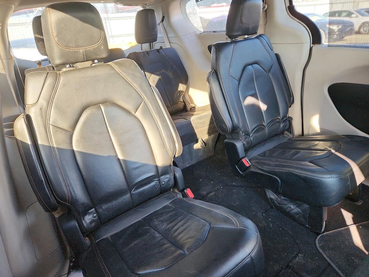 2018 Chrysler Pacifica Touring l