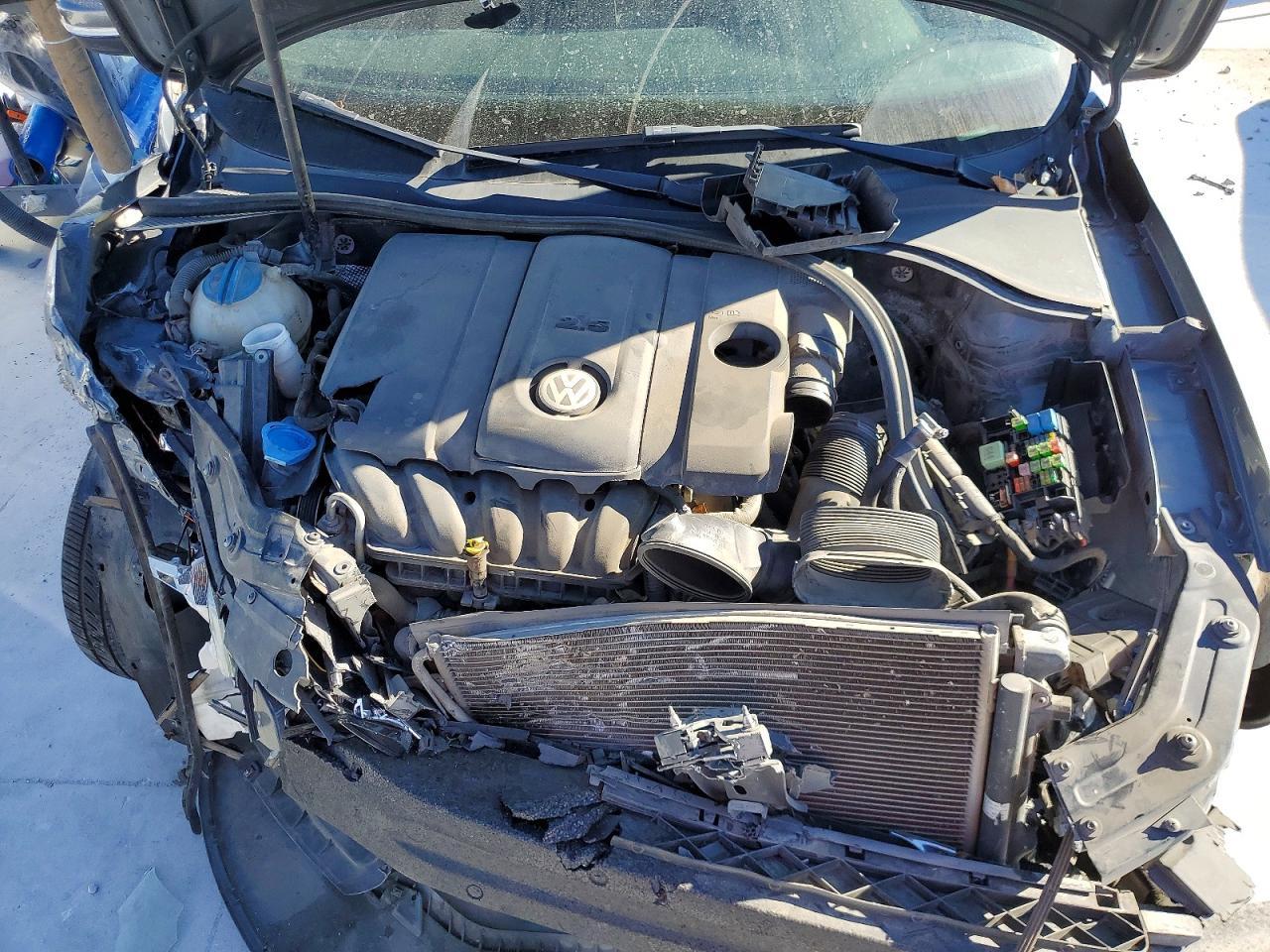 2014 Volkswagen Passat s