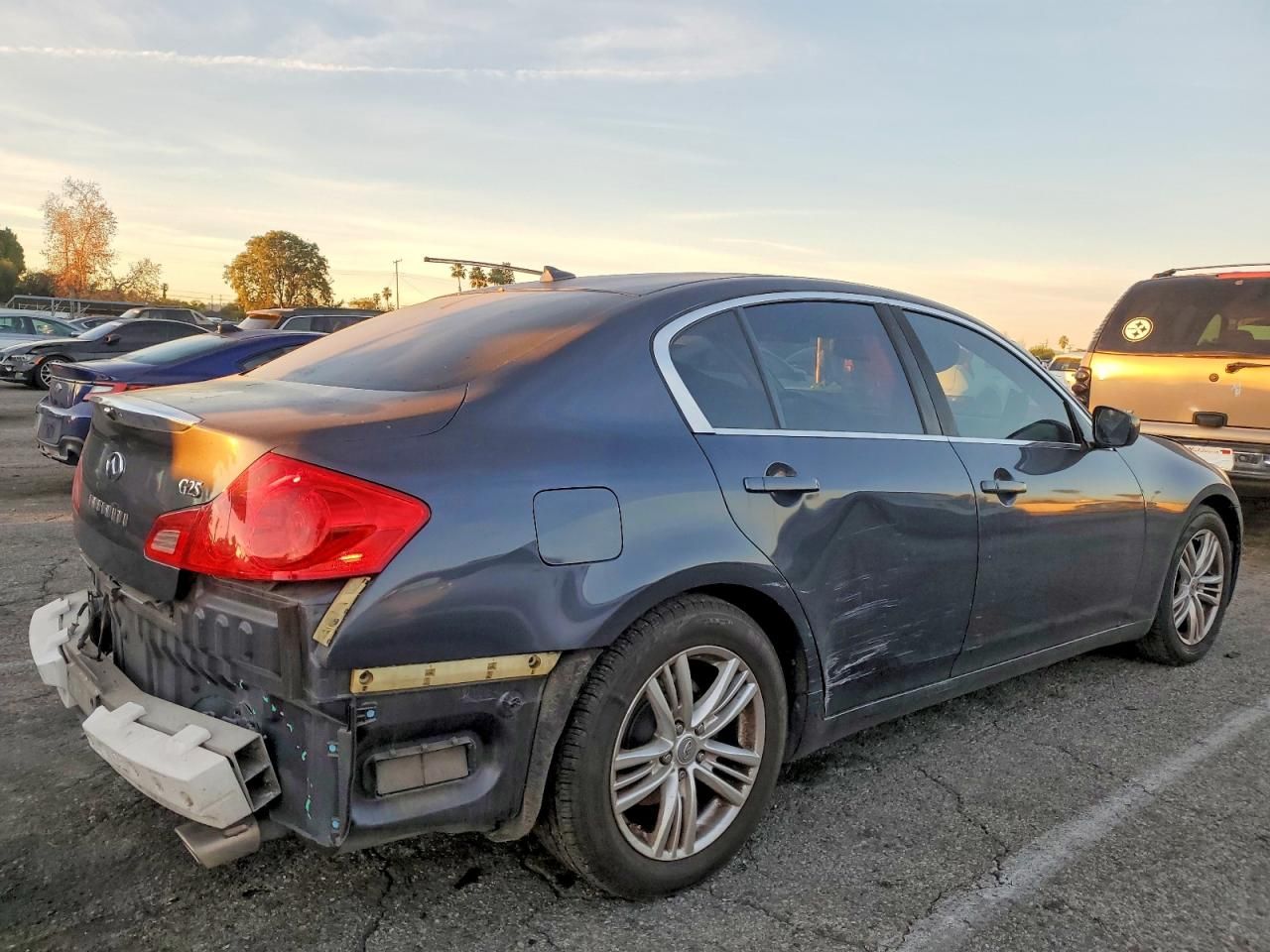 2011 Infiniti G25 Base