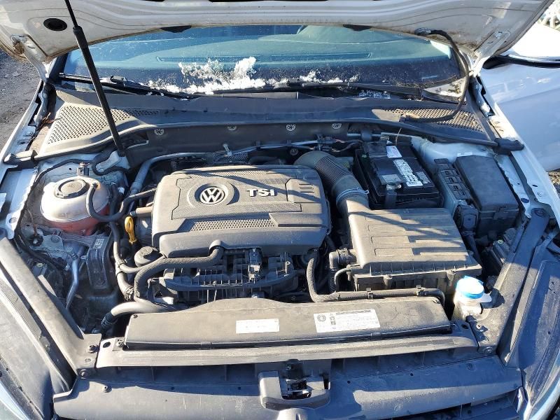 2018 Volkswagen Golf Sportwagen s