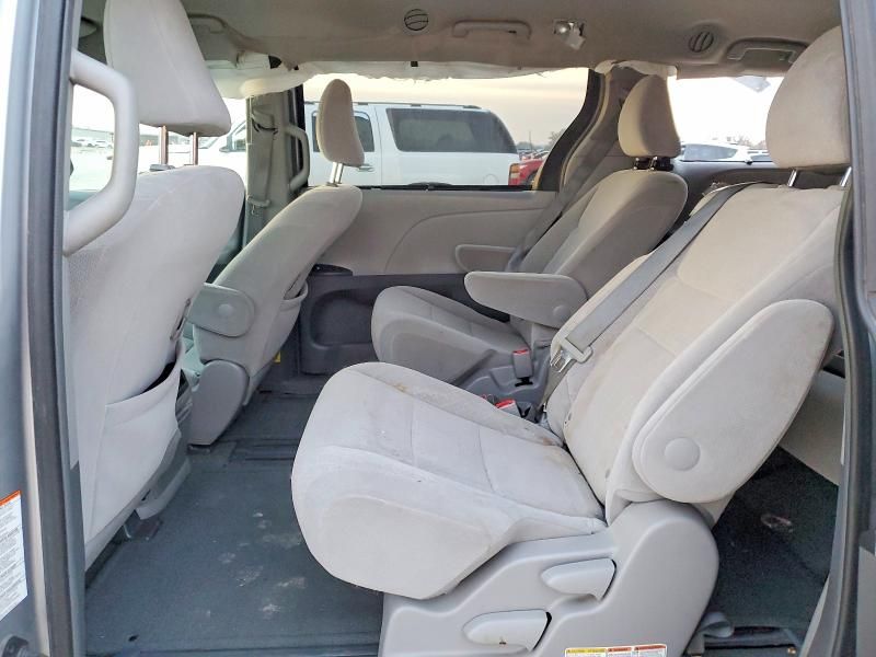 2015 Toyota Sienna le