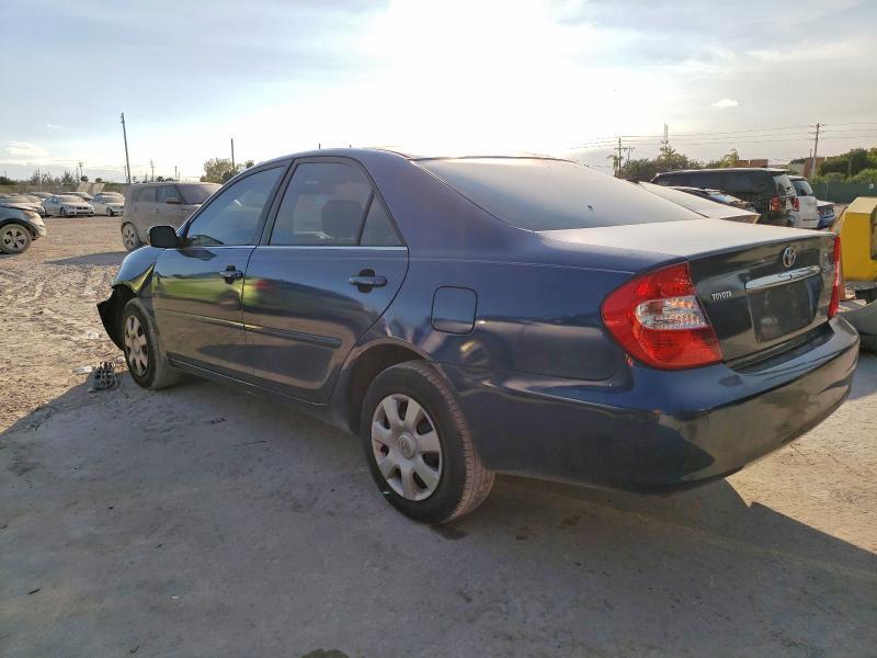 2004 Toyota Camry le