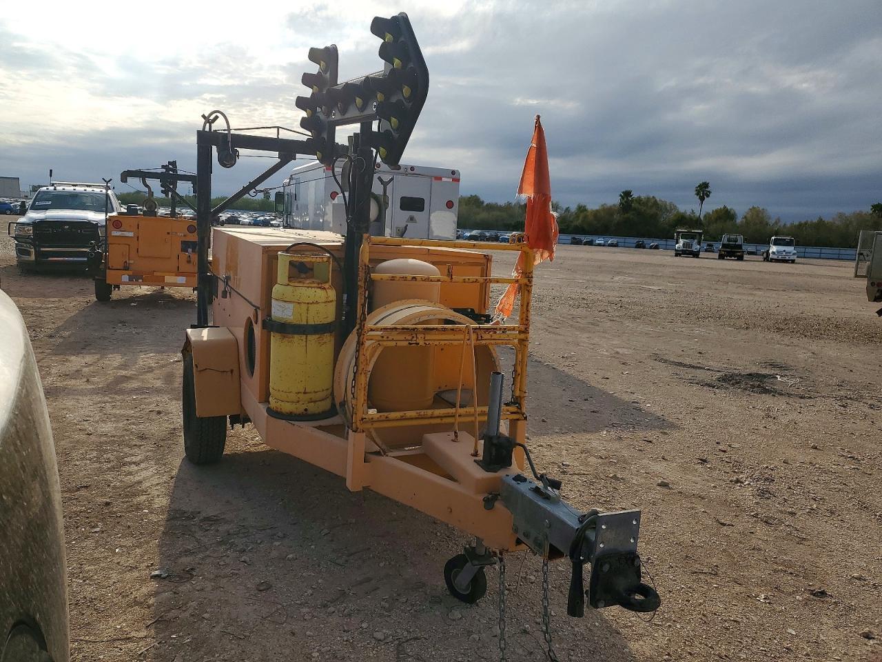 2001 Team Fenex Manhole Support Trailer