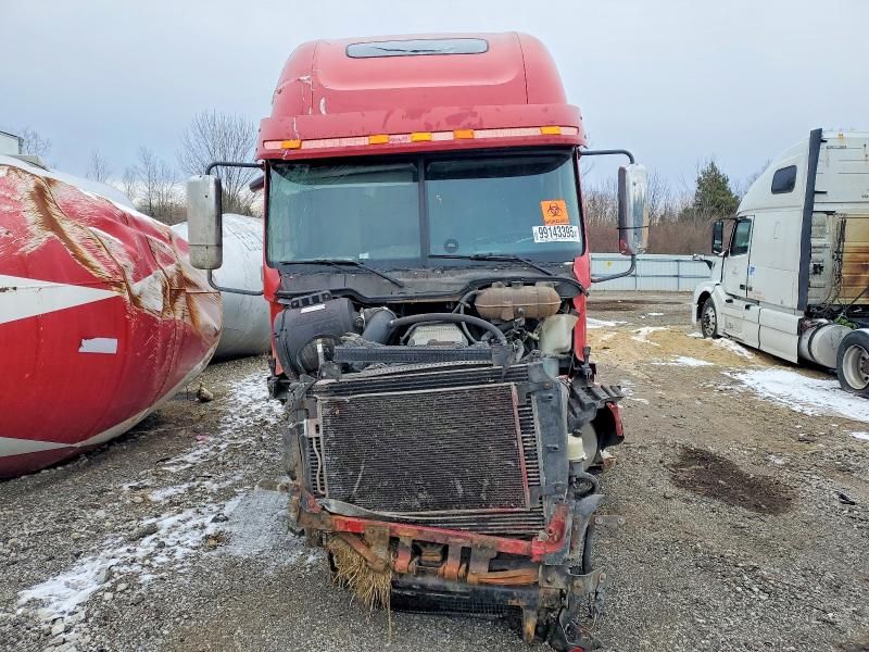 2005 Freightliner Conventional St120