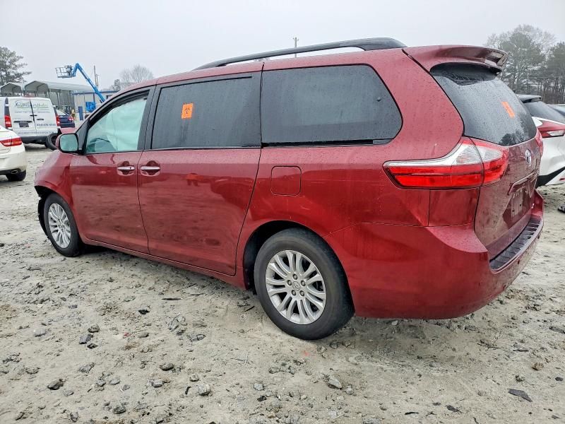 2017 Toyota Sienna xle