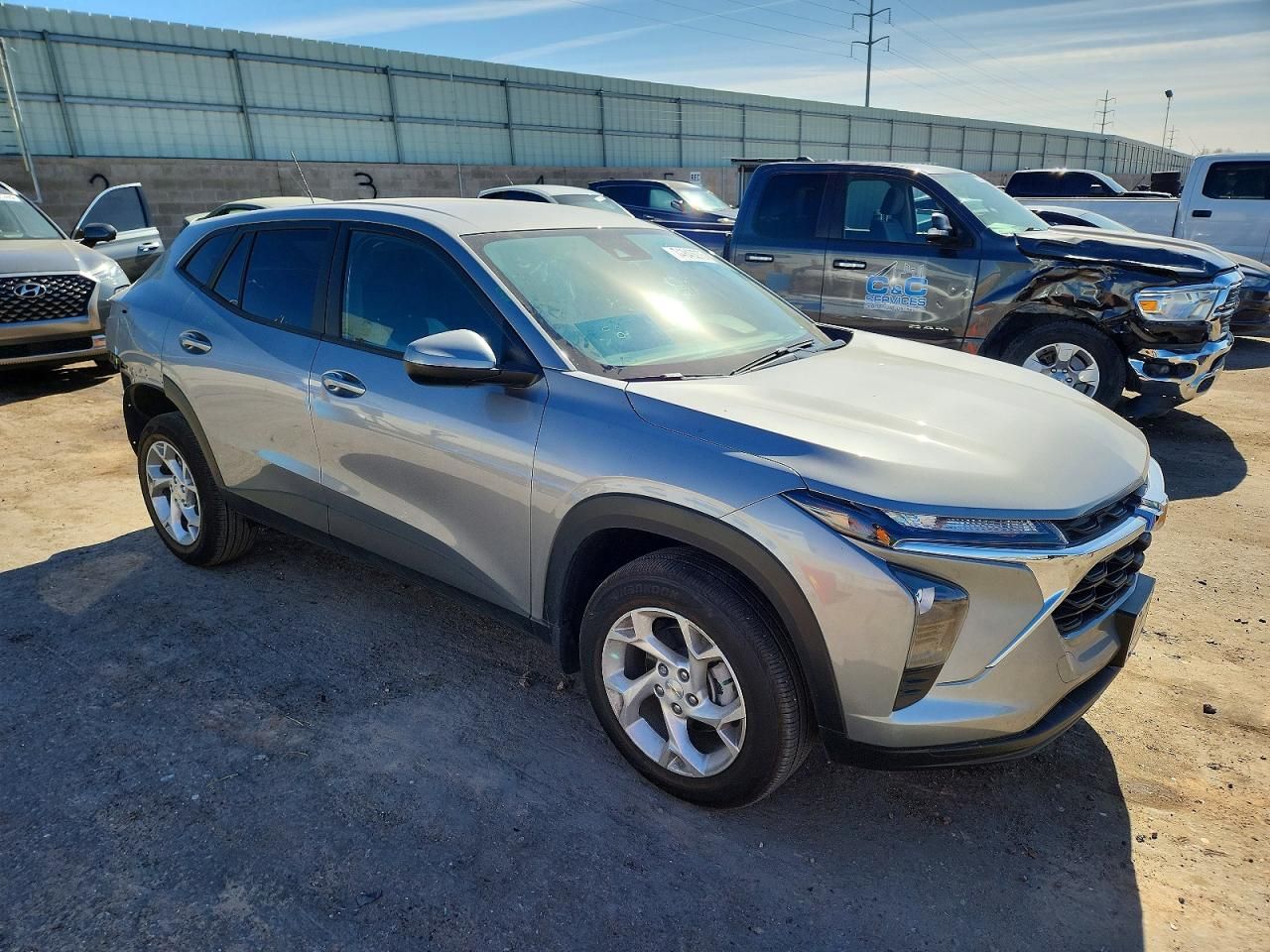 2025 Chevrolet Trax ls