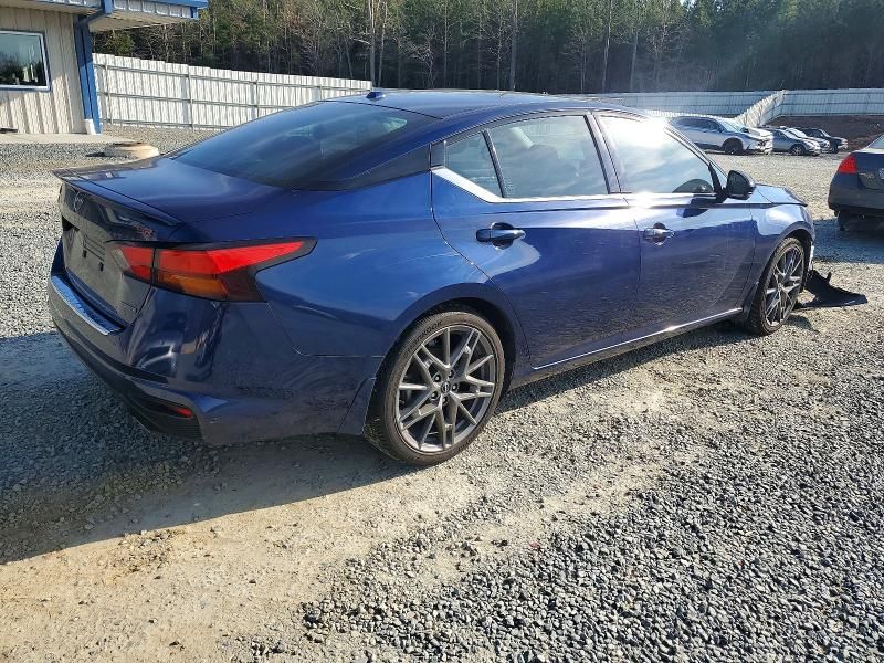 2023 Nissan Altima sr