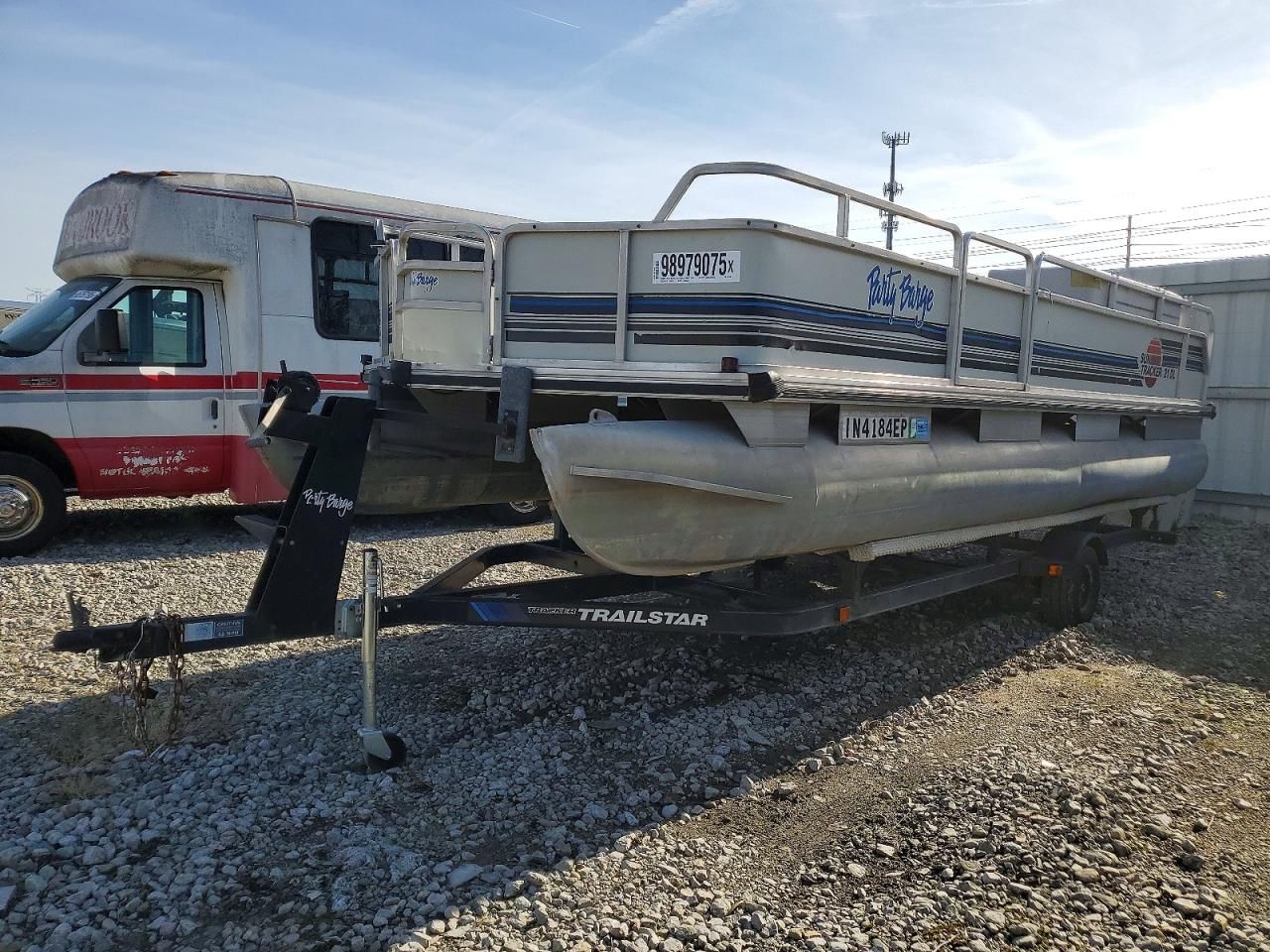1992 Sun Tracker Boat