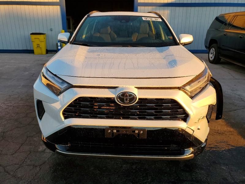 2025 Toyota Rav4 se
