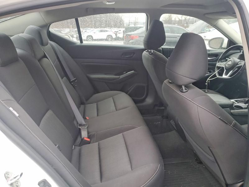 2023 Nissan Altima sv