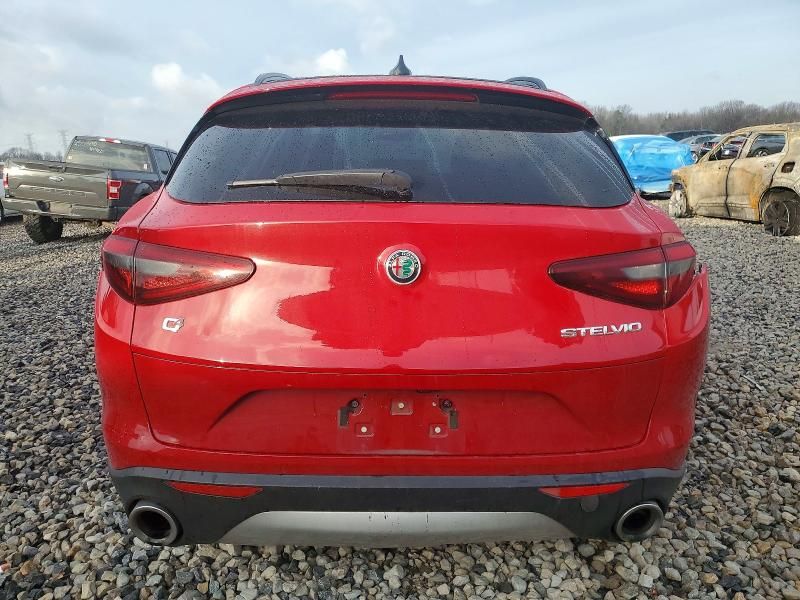 2018 Alfa Romeo Stelvio ti Sport