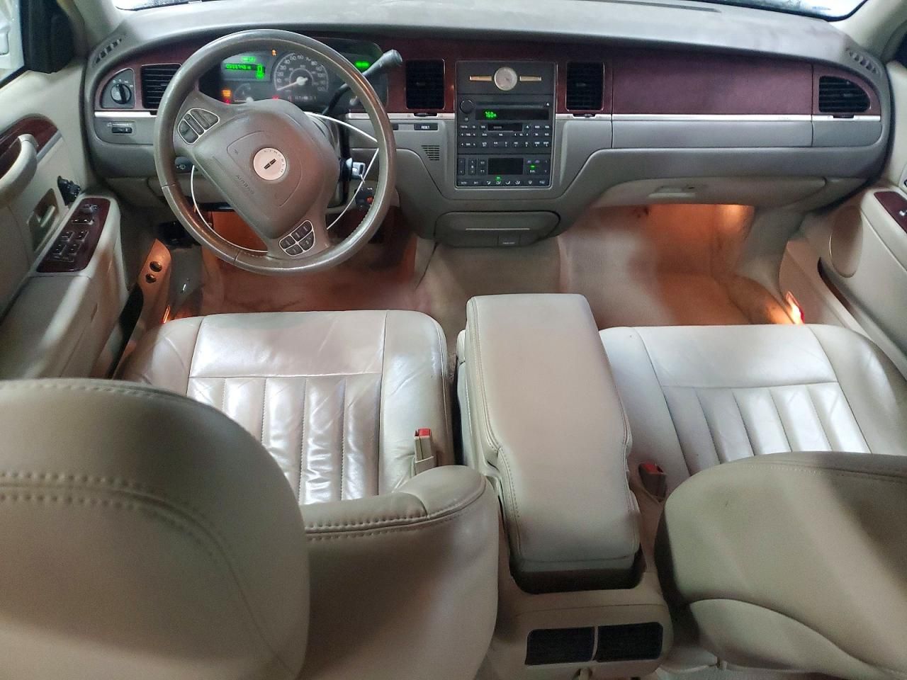 2004 Lincoln Town car Executive