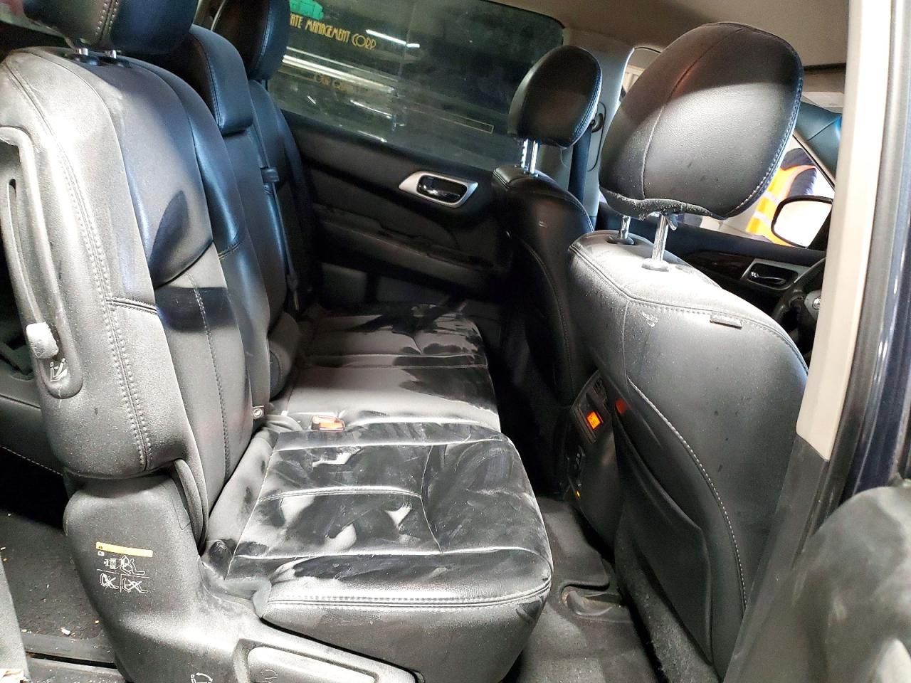 2016 Nissan Pathfinder s