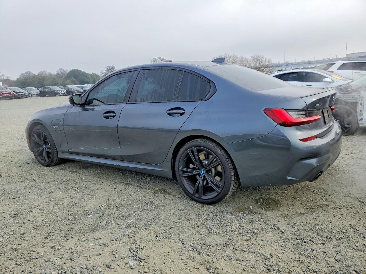 2022 BMW 330xe