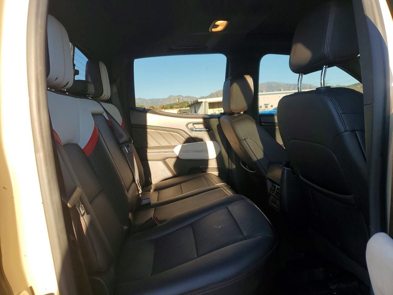 2023 GMC Canyon At4x