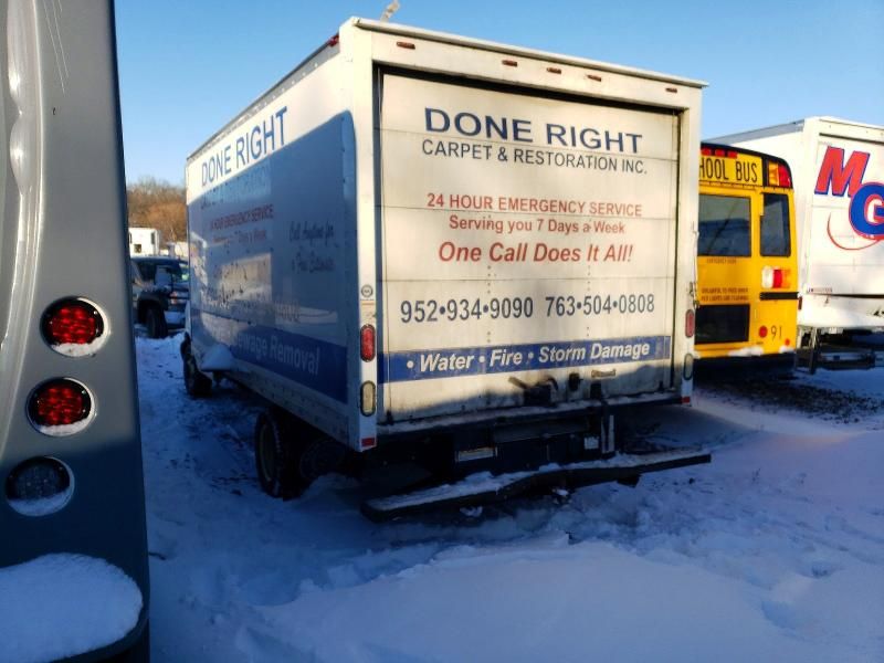 2012 GMC Savana box Truck