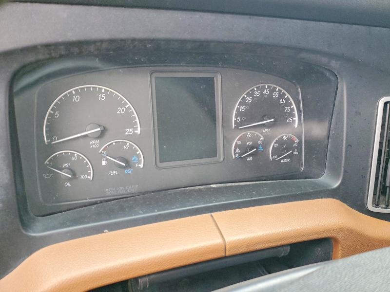 2018 Freigliner 2018 Freightliner Cascadia 126 Semi Truck