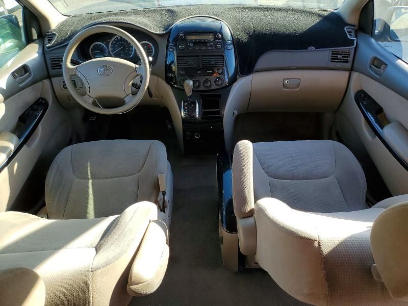 2004 Toyota Sienna ce